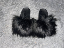 Load image into Gallery viewer, Faux fur slipper
