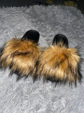 Load image into Gallery viewer, Faux fur slipper
