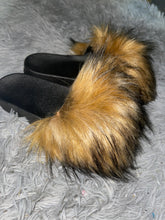 Load image into Gallery viewer, Faux fur slipper
